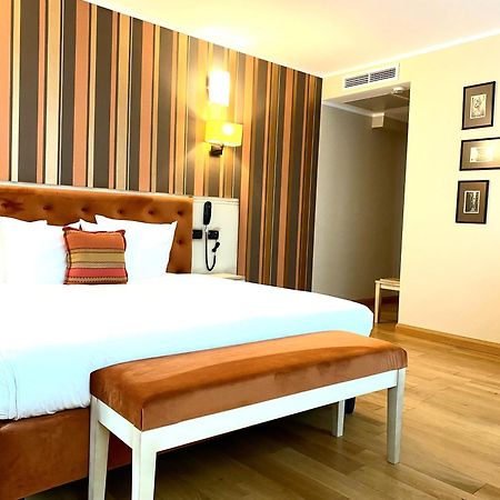 Hotel Paradis Cluj-Napoca Ngoại thất bức ảnh