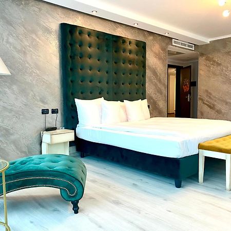 Hotel Paradis Cluj-Napoca Ngoại thất bức ảnh