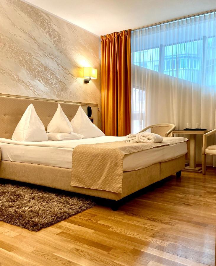 Hotel Paradis Cluj-Napoca Ngoại thất bức ảnh