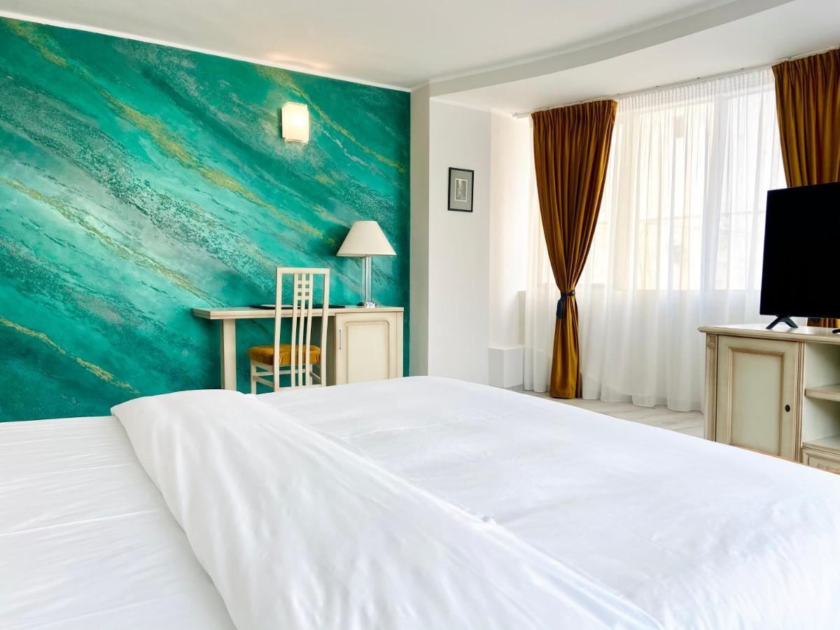 Hotel Paradis Cluj-Napoca Ngoại thất bức ảnh