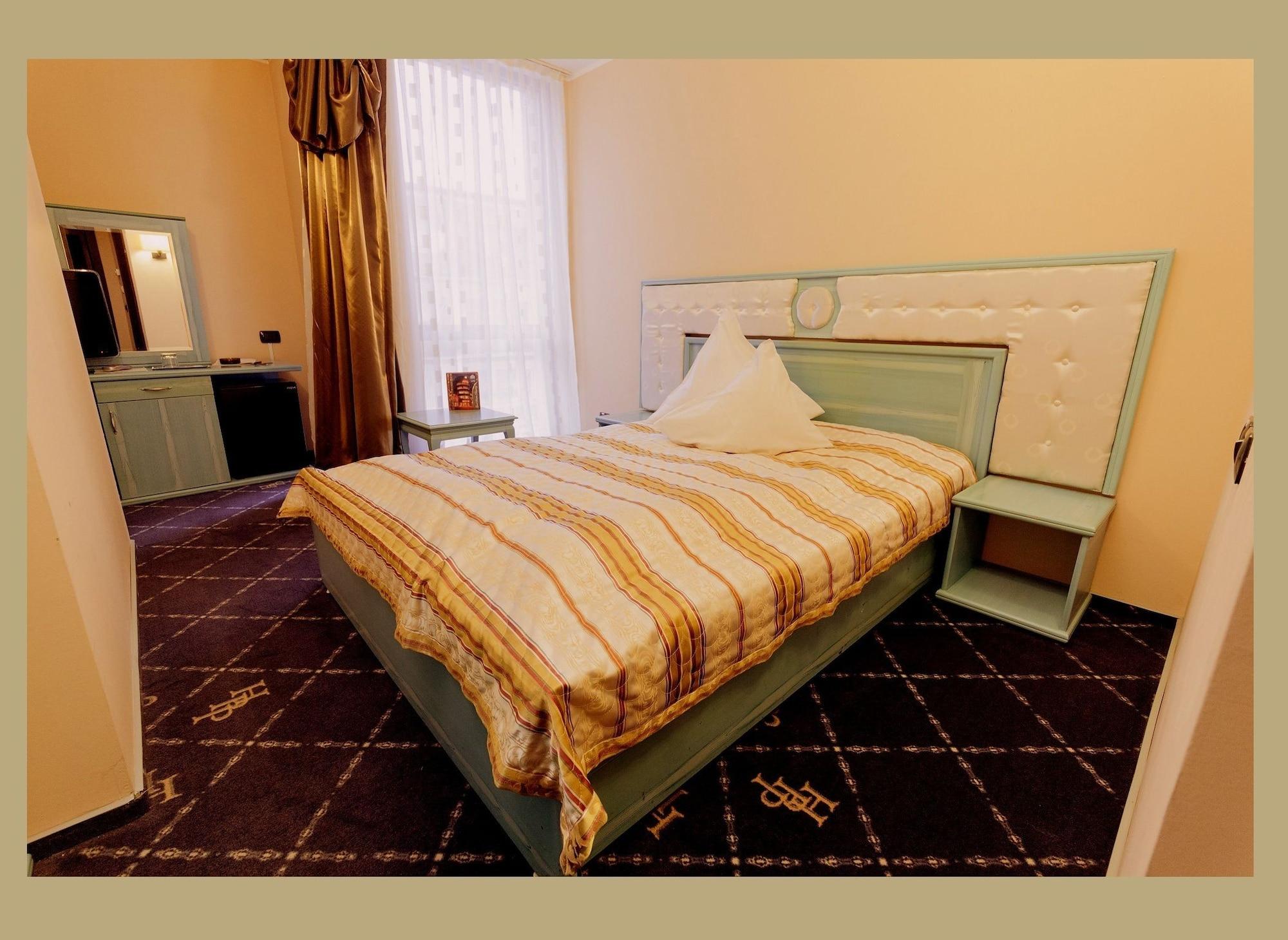 Hotel Paradis Cluj-Napoca Ngoại thất bức ảnh