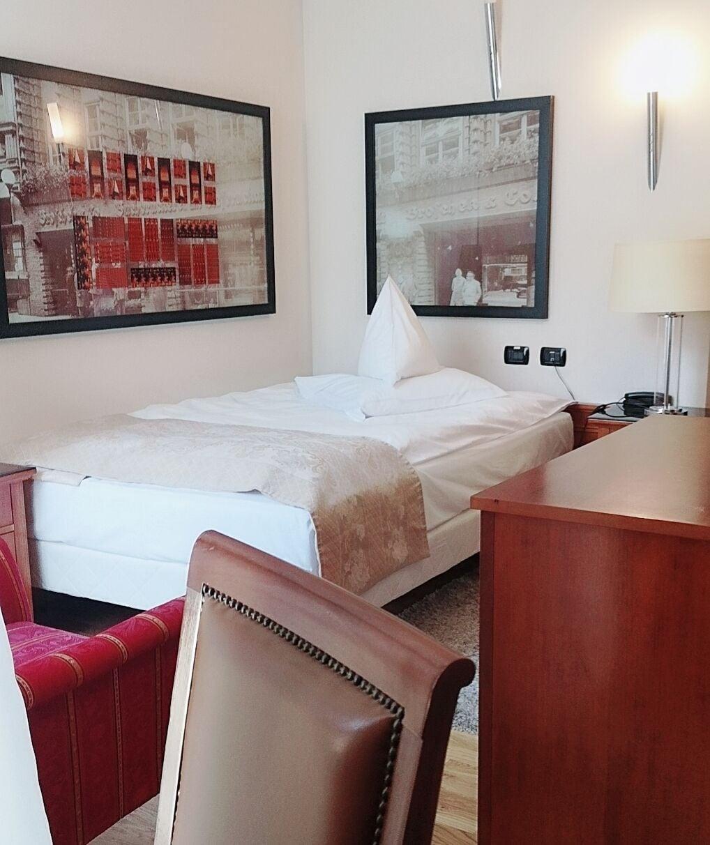 Hotel Paradis Cluj-Napoca Ngoại thất bức ảnh