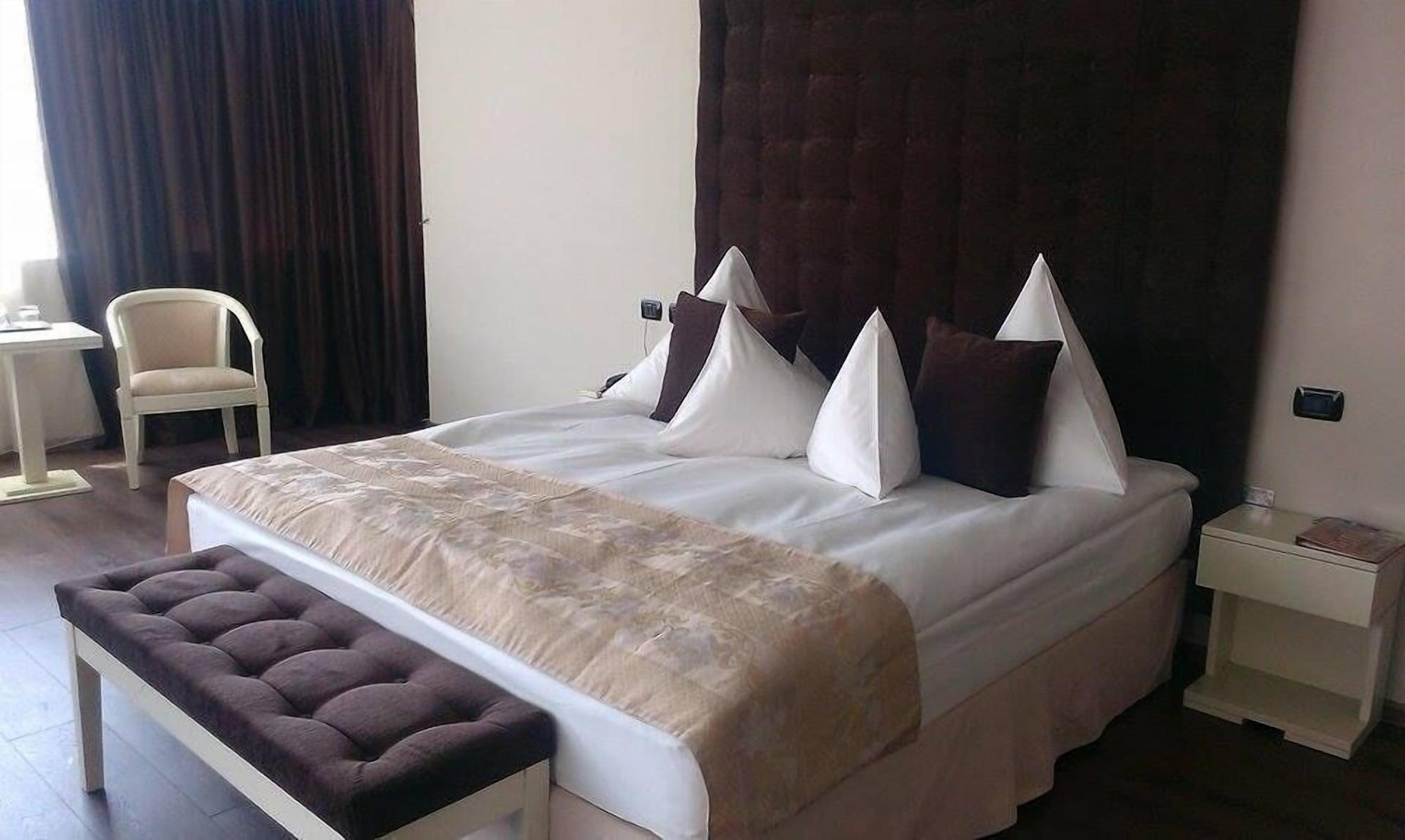 Hotel Paradis Cluj-Napoca Ngoại thất bức ảnh