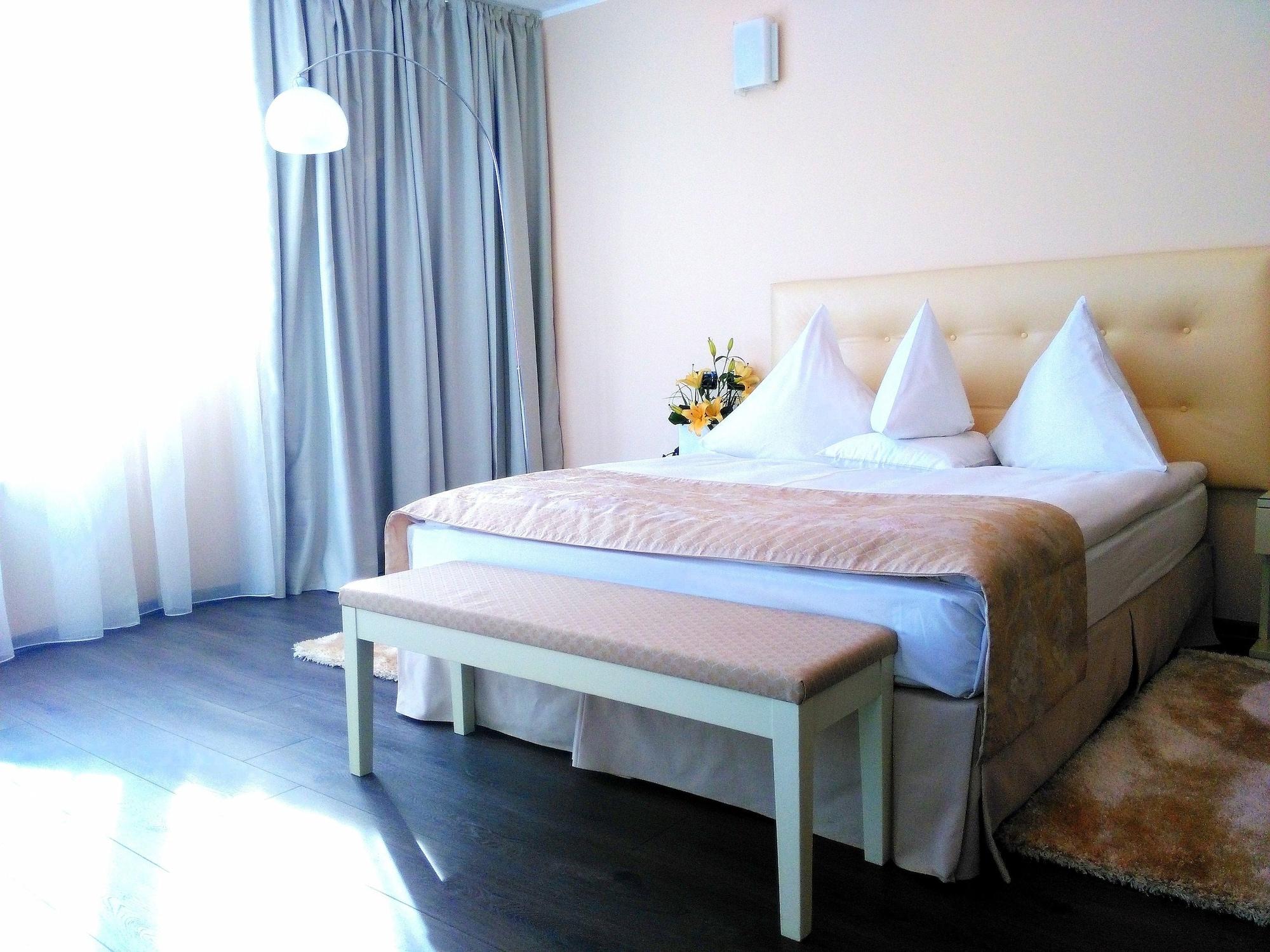 Hotel Paradis Cluj-Napoca Ngoại thất bức ảnh