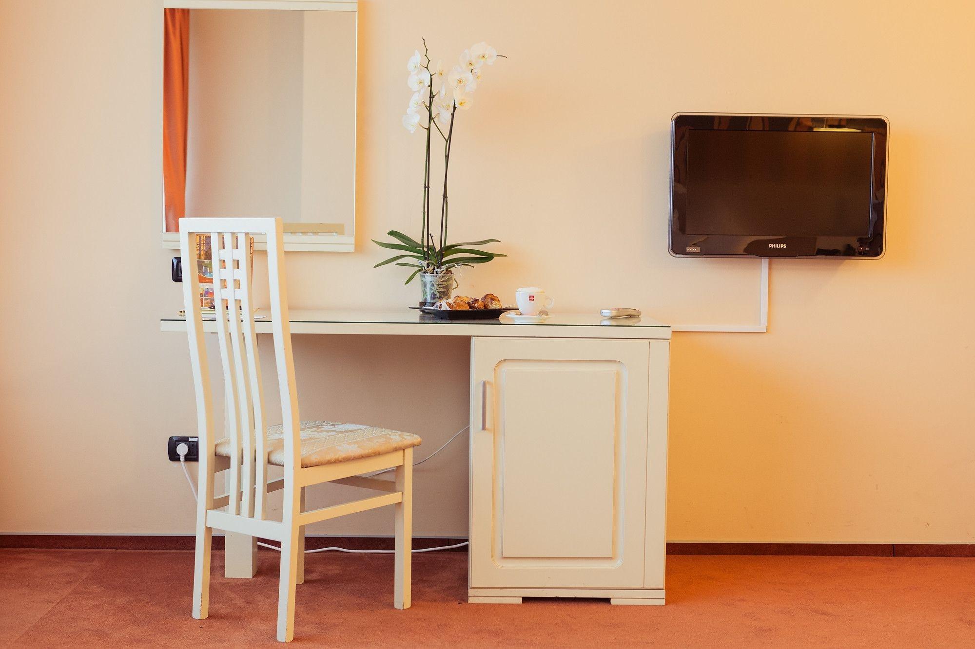 Hotel Paradis Cluj-Napoca Ngoại thất bức ảnh