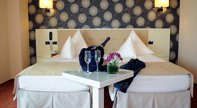 Hotel Paradis Cluj-Napoca Ngoại thất bức ảnh