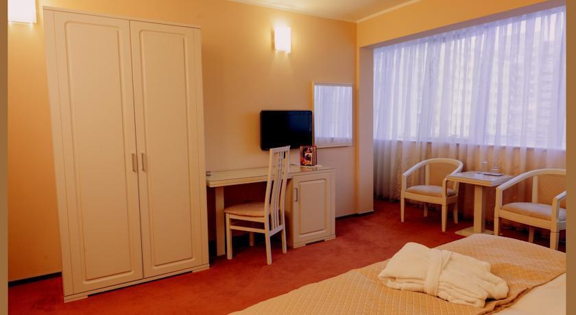 Hotel Paradis Cluj-Napoca Ngoại thất bức ảnh