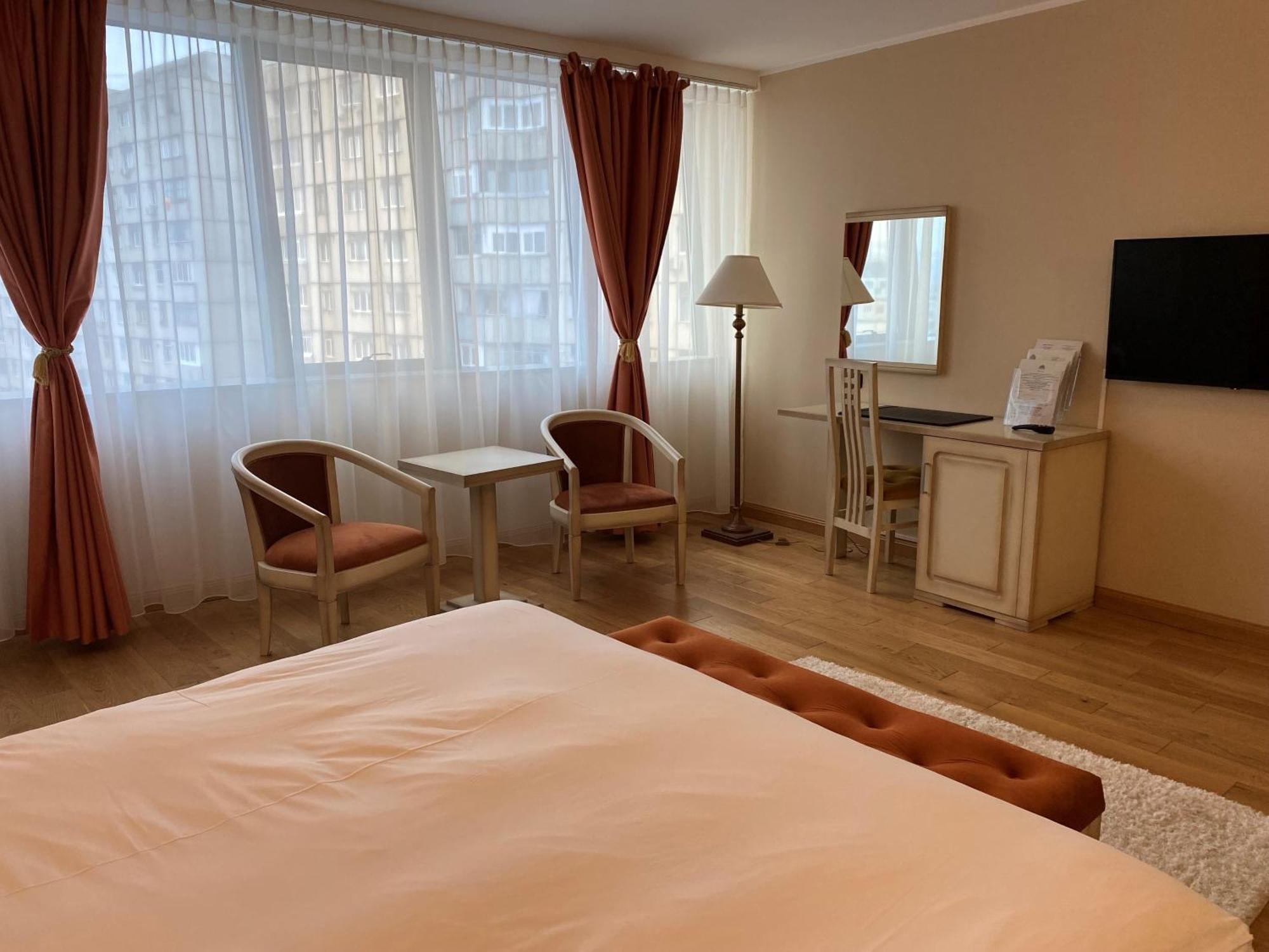 Hotel Paradis Cluj-Napoca Ngoại thất bức ảnh