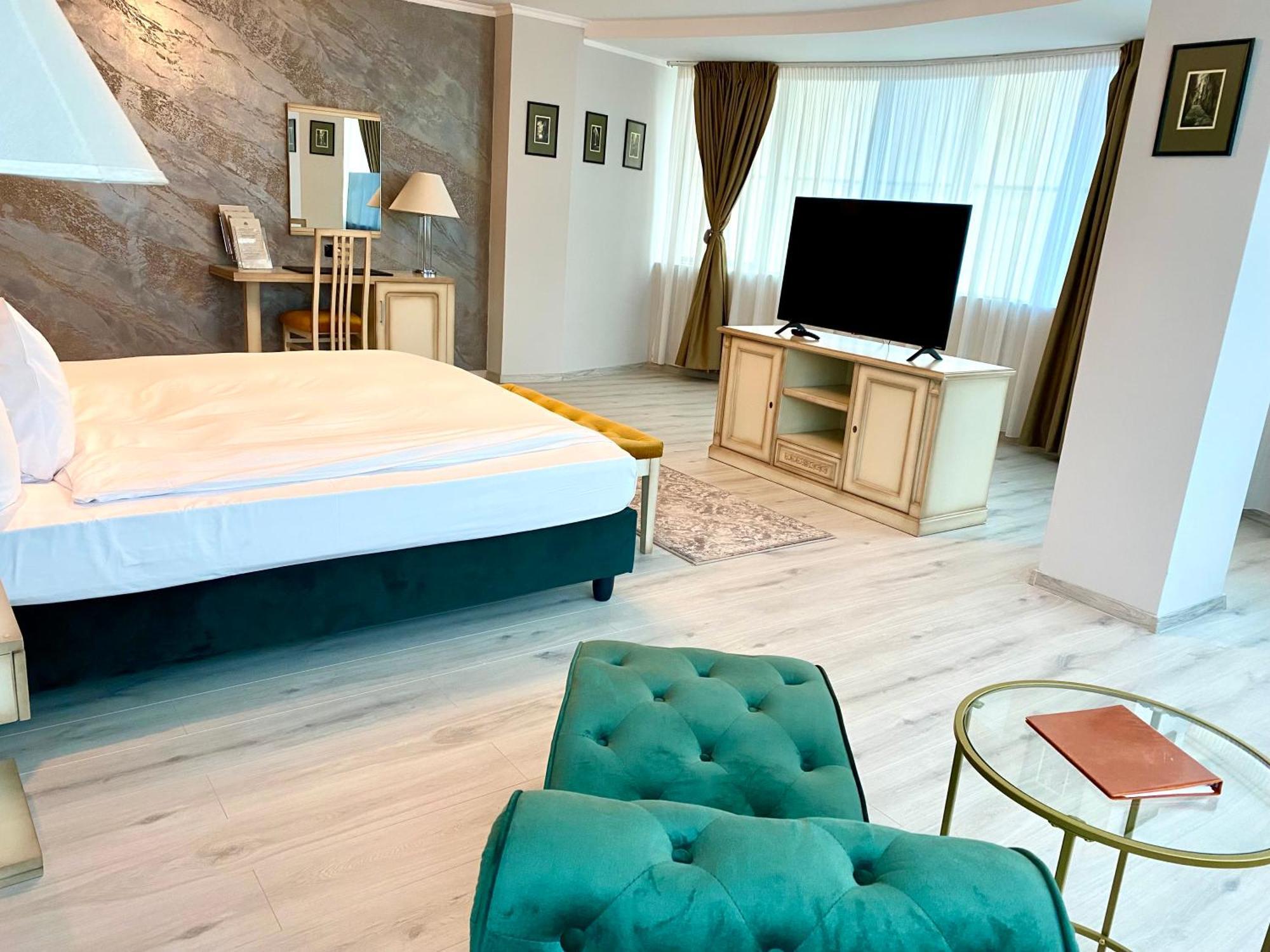 Hotel Paradis Cluj-Napoca Ngoại thất bức ảnh