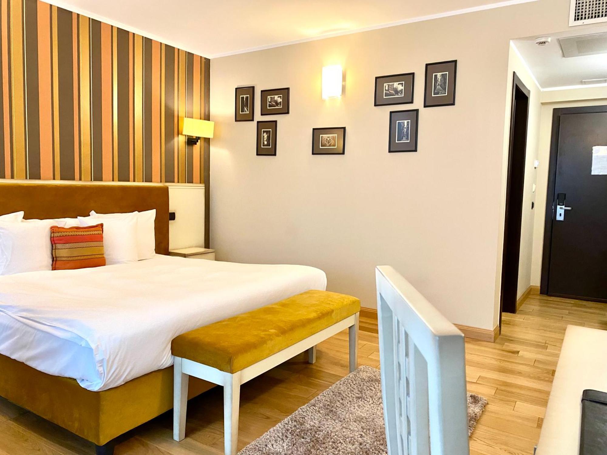 Hotel Paradis Cluj-Napoca Ngoại thất bức ảnh