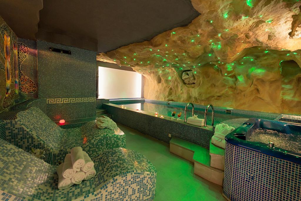 Hotel Paradis Cluj-Napoca Ngoại thất bức ảnh
