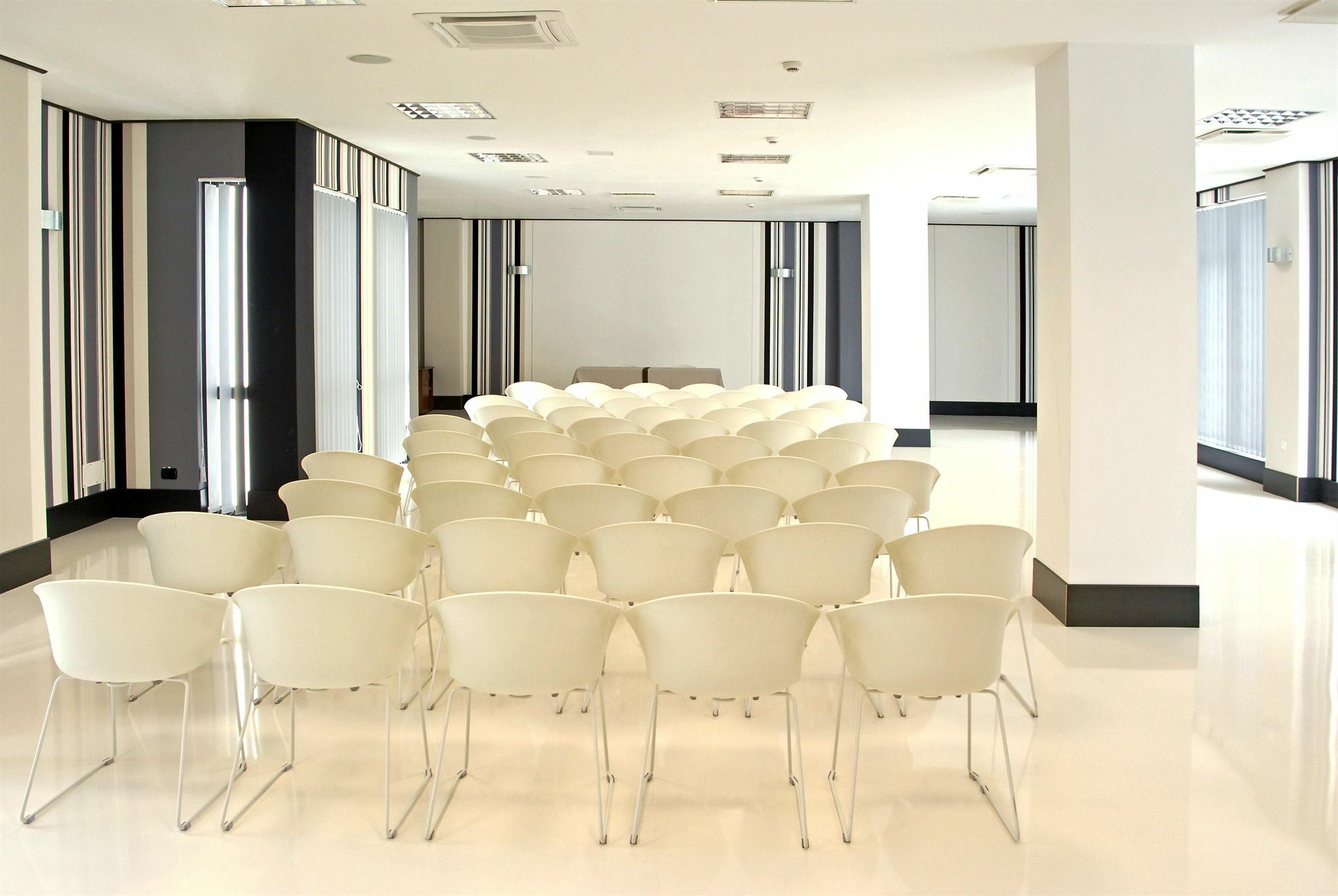 Hotel Paradis Cluj-Napoca Ngoại thất bức ảnh
