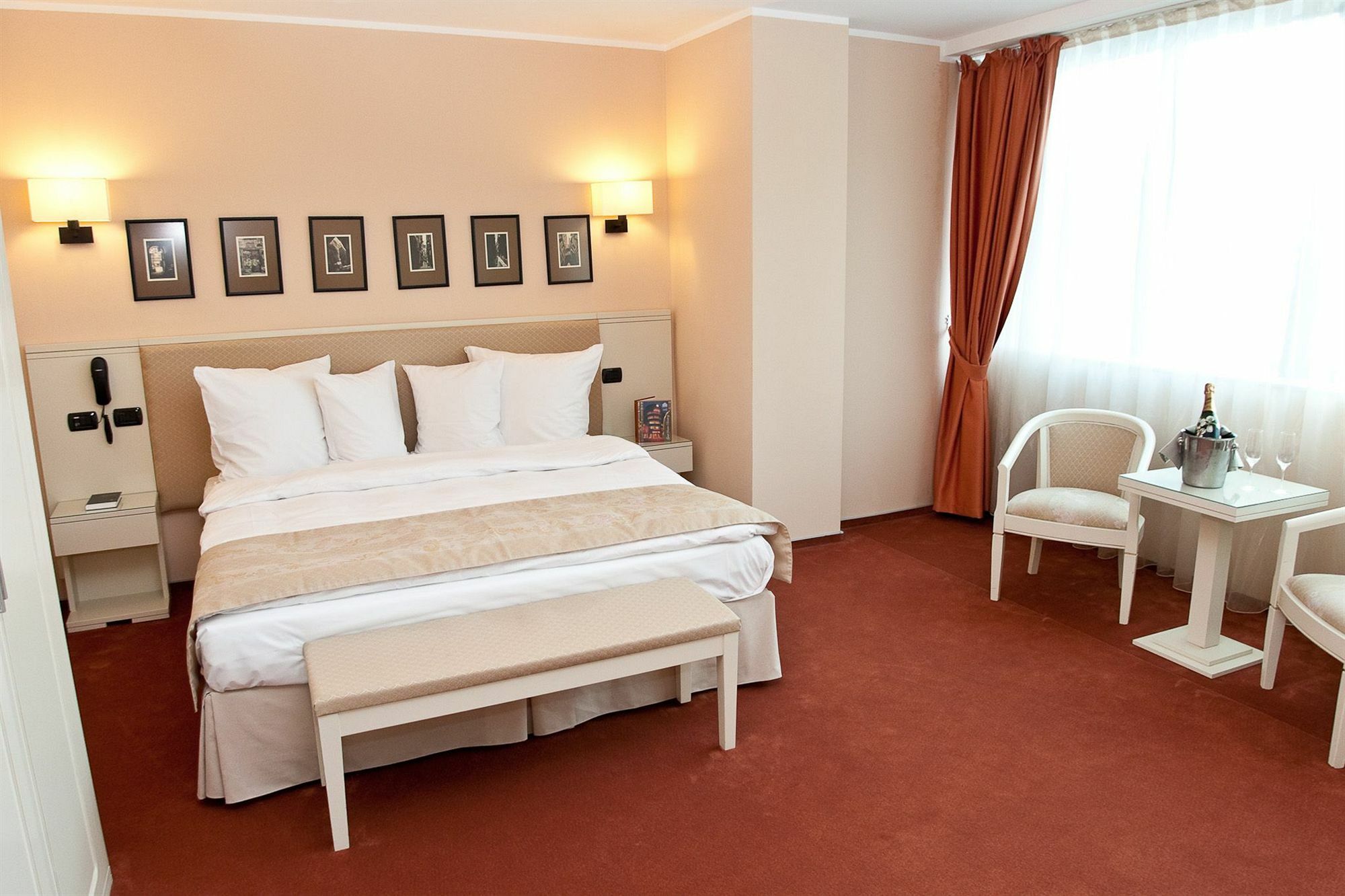 Hotel Paradis Cluj-Napoca Ngoại thất bức ảnh