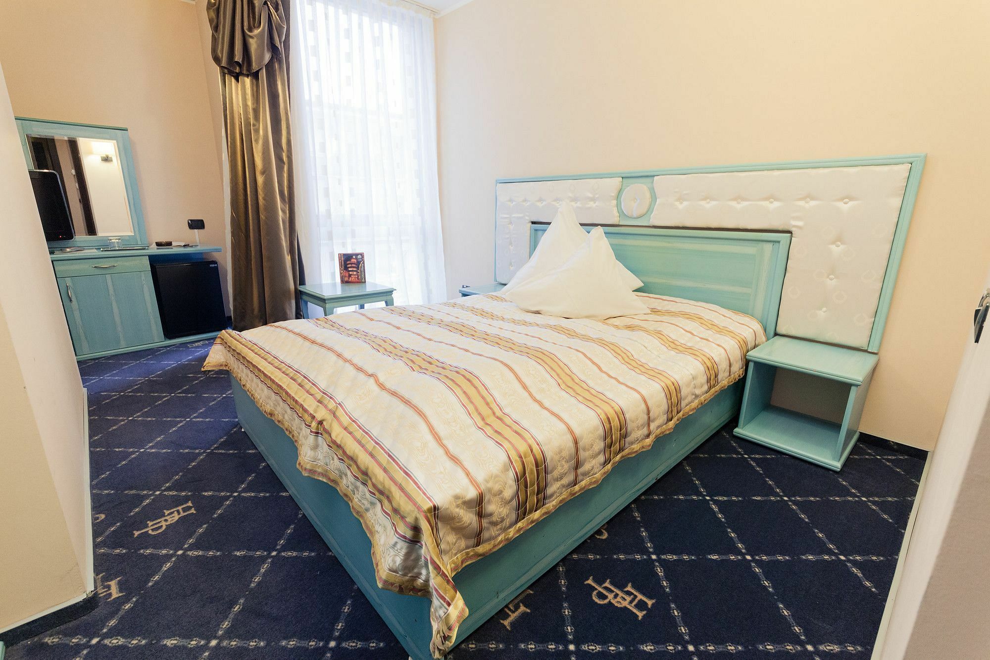 Hotel Paradis Cluj-Napoca Ngoại thất bức ảnh